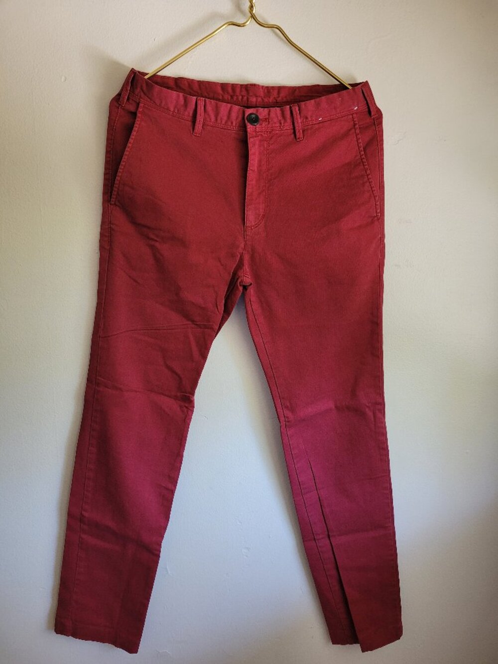 Uniqlio Pant Men Size Small 30x34 Inches Red Cotton Zipper Pockets Button